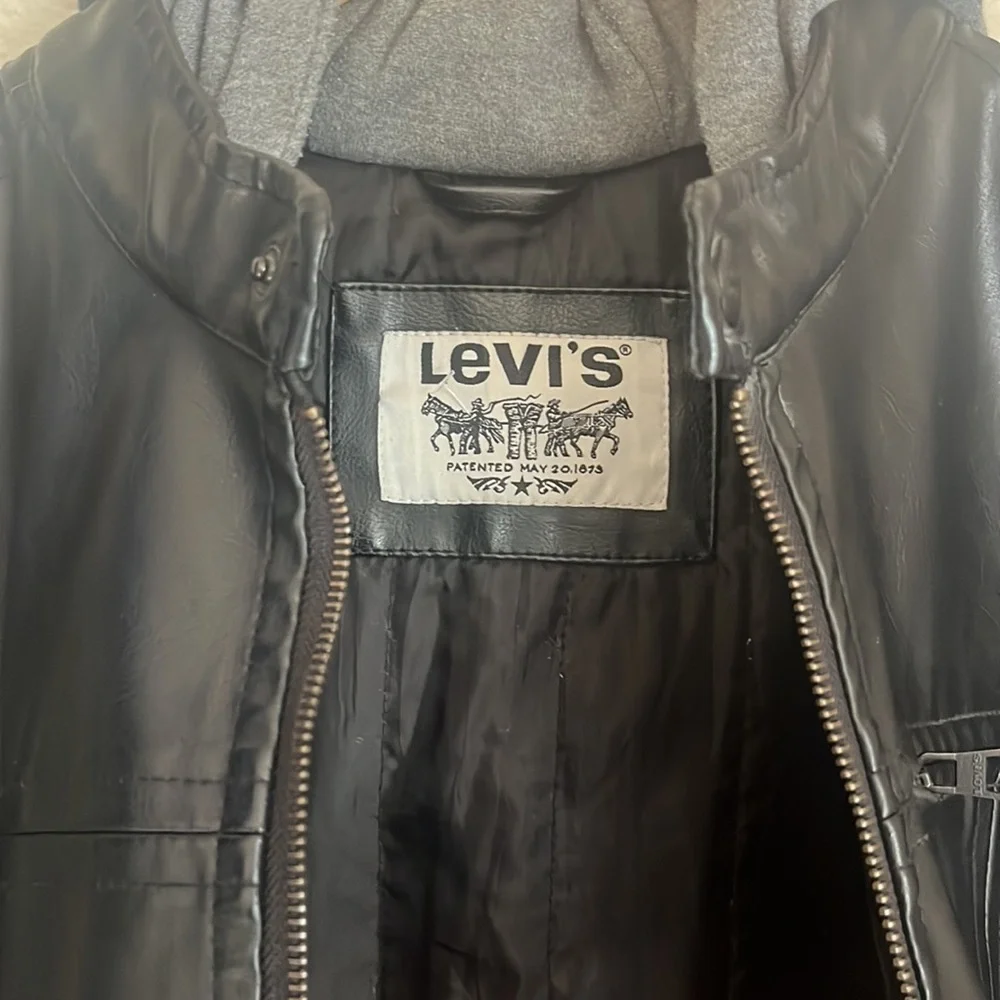 Levi's Black Leather Jacket - Picture 3 of 5